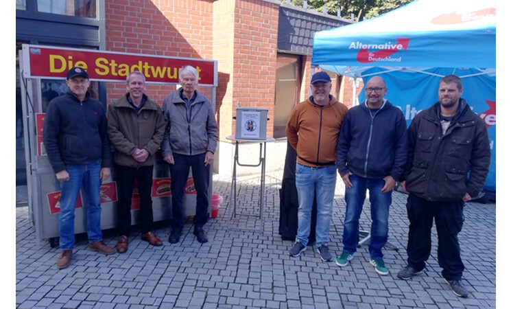 Infostand der AfD- Kreistagsfraktion. Bürgergespräche und Infos zu aktuellen, politischen Themen und eine Bratwurst für den guten Zweck!